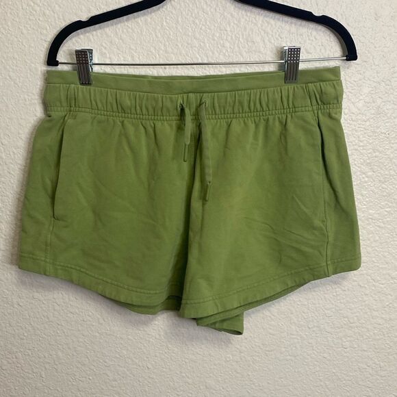 Lululemon Inner Glow High-Rise Short 3"
Bronze Green size 10 - Picture 1 of 10